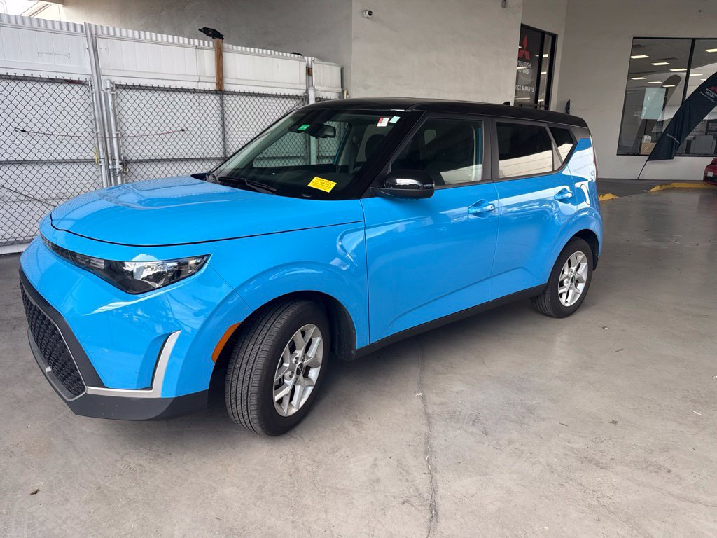 Certified 2024 Kia Soul S FWD image 1