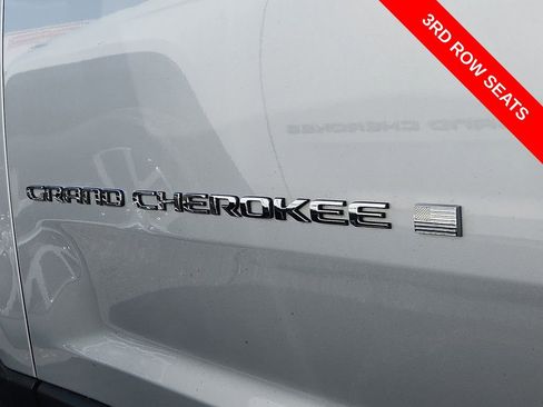 Used 2023 Jeep Grand Cherokee L Laredo AWD/4WD image 28