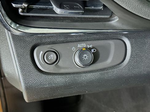 Used 2025 Buick Envista Preferred FWD image 17