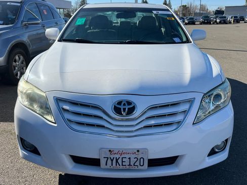Used 2011 Toyota Camry XLE image 6