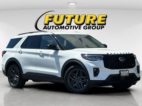 Certified 2025 Ford Explorer ST AWD/4WD image 1