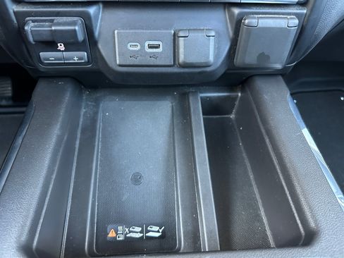 Used 2022 GMC Sierra 1500 AT4 w/ AT4 Preferred Package AWD/4WD image 21