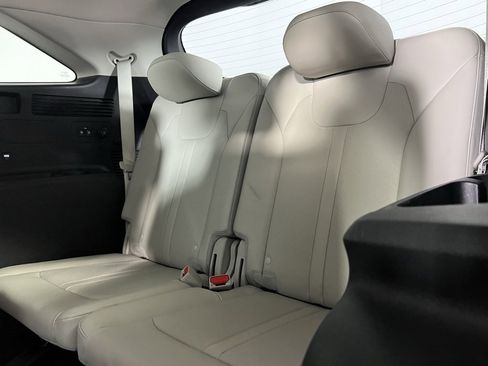 Used 2023 Kia Sorento EX w/ Panoramic Sunroof Package image 24