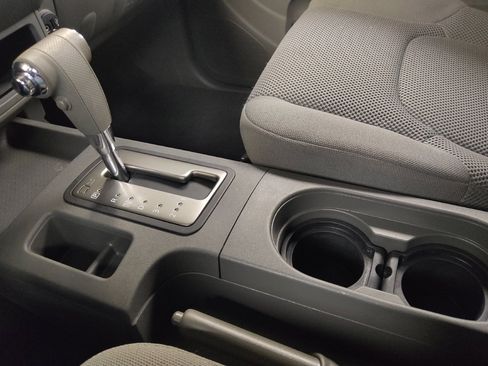 Used 2019 Nissan Frontier SV image 26