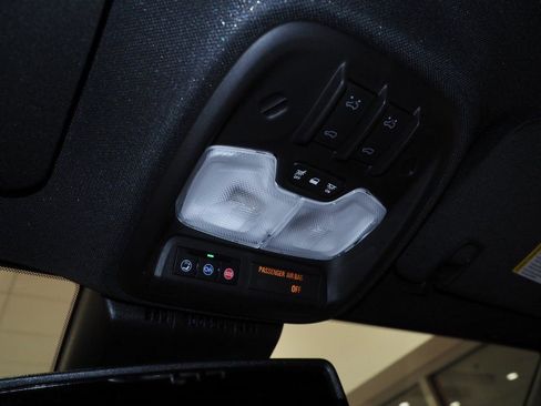 New 2024 Chevrolet Colorado LT w/ LT Convenience Package III image 13