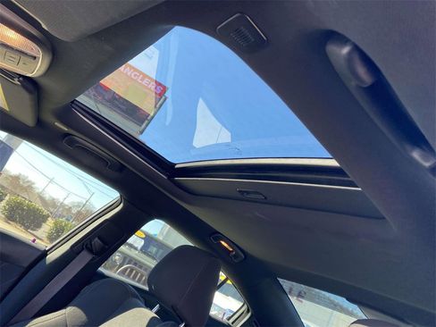 Used 2022 Dodge Charger R/T w/ Blacktop Package image 23