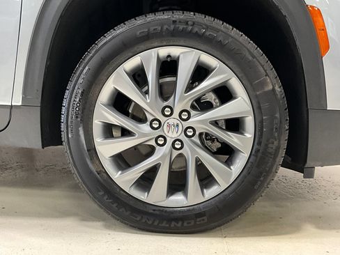 Used 2025 Buick Enclave Preferred AWD/4WD image 12