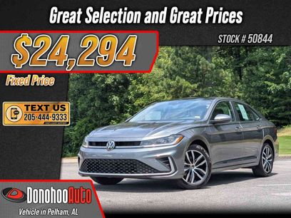Used 2025 Volkswagen Jetta SE w/ Sunroof Package