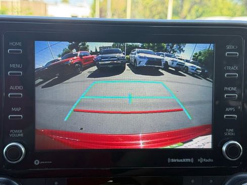 Certified 2021 Toyota Highlander XLE AWD/4WD image 29