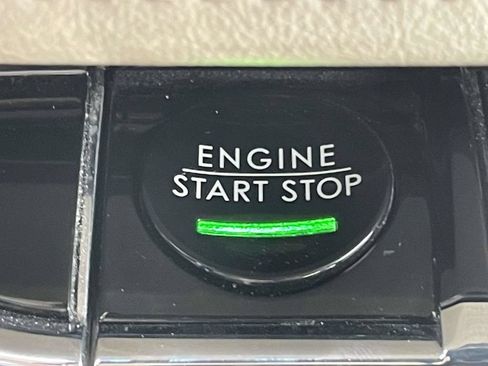 Used 2023 Lincoln Nautilus AWD w/ Premium Package image 24