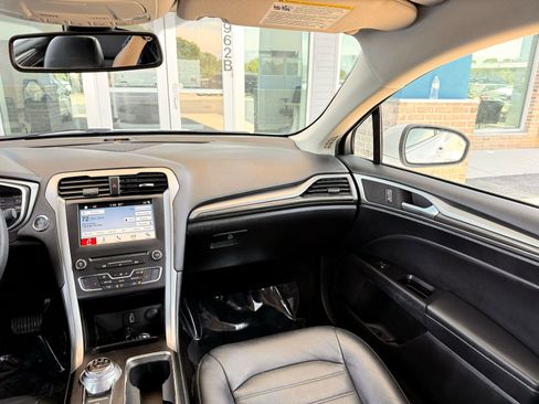 Used 2018 Ford Fusion SE w/ Equipment Group 602A FWD image 22