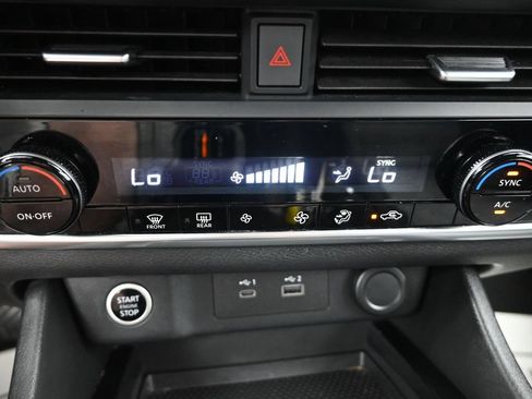 Used 2023 Nissan Rogue SV AWD/4WD image 21