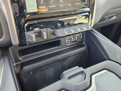 Used 2023 RAM 2500 Limited image 19