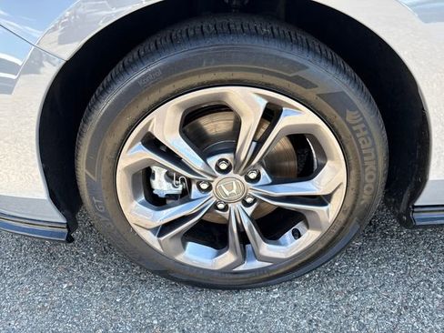 Used 2024 Honda Accord EX-L image 2