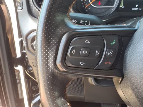 Used 2024 Jeep Gladiator Mojave w/ Convenience Group AWD/4WD image 17