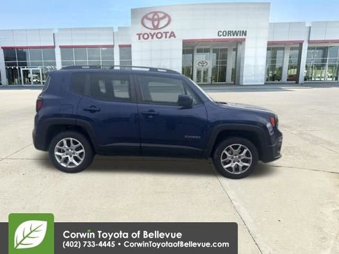 Used 2016 Jeep Renegade Latitude w/ Cold Weather Group AWD/4WD image 31