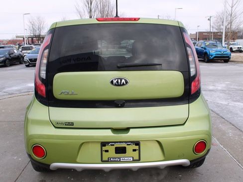 Used 2017 Kia Soul + image 8