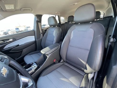 Used 2025 Chevrolet Trax LT w/ Driver Confidence Package image 22