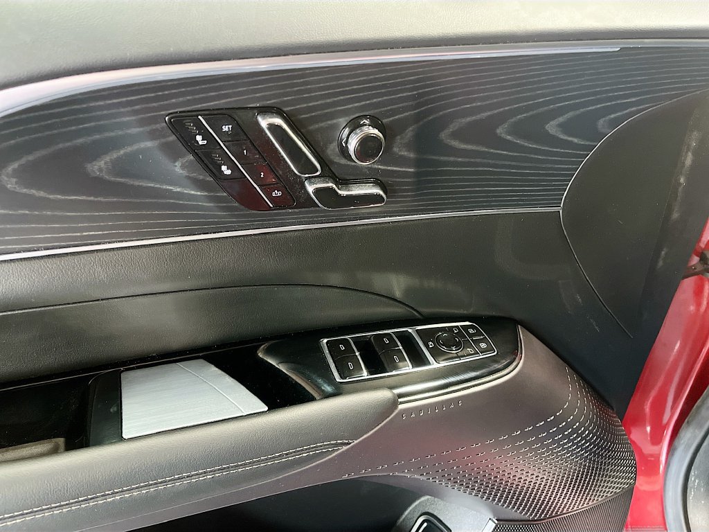 Used 2025 Cadillac Lyriq Sport AWD/4WD image 18