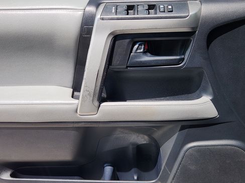 Used 2012 Toyota 4Runner SR5 w/ Convenience Pkg AWD/4WD image 22