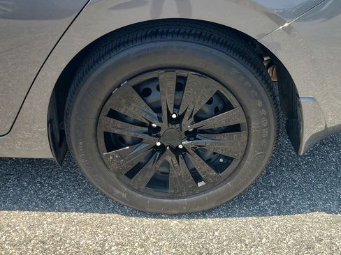 Certified 2025 Nissan Sentra S FWD image 5
