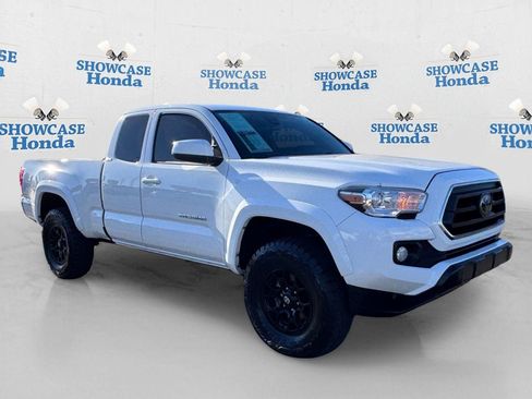 Used 2021 Toyota Tacoma SR5 AWD/4WD image 10