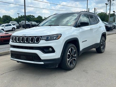 Used 2023 Jeep Compass Limited AWD/4WD image 2