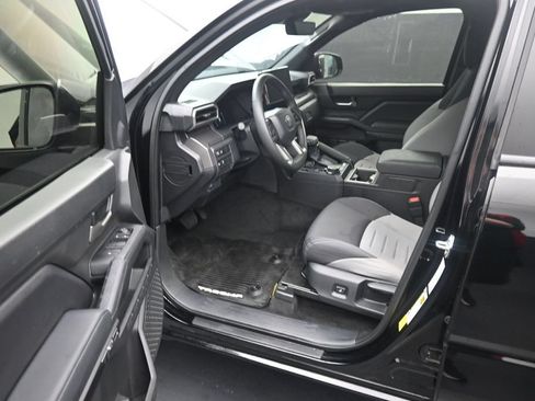 Used 2024 Toyota Tacoma TRD Off-Road AWD/4WD image 15