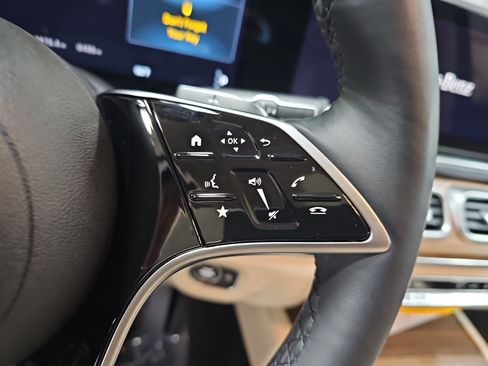 Certified 2026 Mercedes-Benz GLS 450 4MATIC image 21