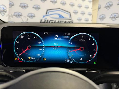 Used 2020 Mercedes-Benz GLB 250 4MATIC w/ Premium Package image 36