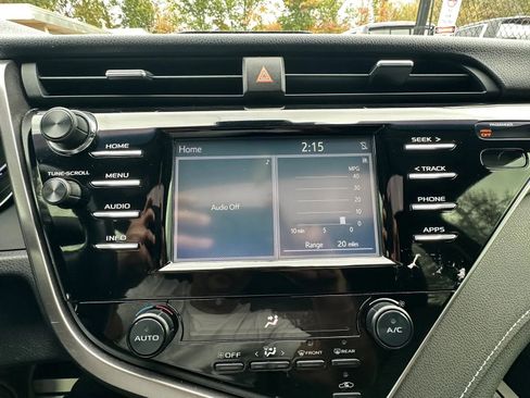 Used 2018 Toyota Camry SE image 22