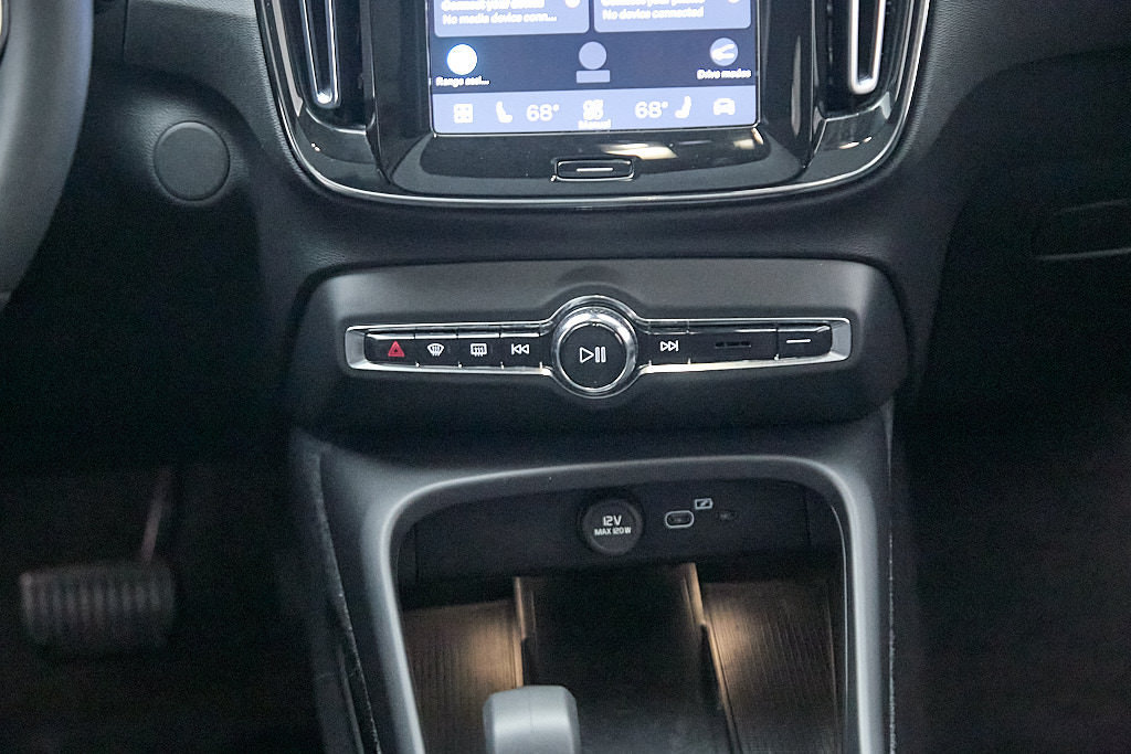 Certified 2023 Volvo XC40 Recharge Plus AWD/4WD image 27