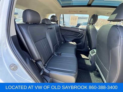 Used 2022 Volkswagen Tiguan SE w/ Panoramic Sunroof Package image 21