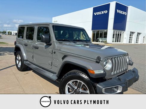 Used 2018 Jeep Wrangler Unlimited Sahara w/ Dual Top Group AWD/4WD image 1