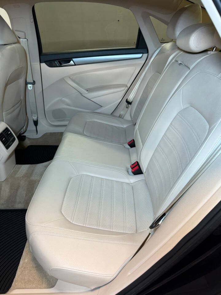 Used 2015 Volkswagen Passat 1.8T SE FWD image 19