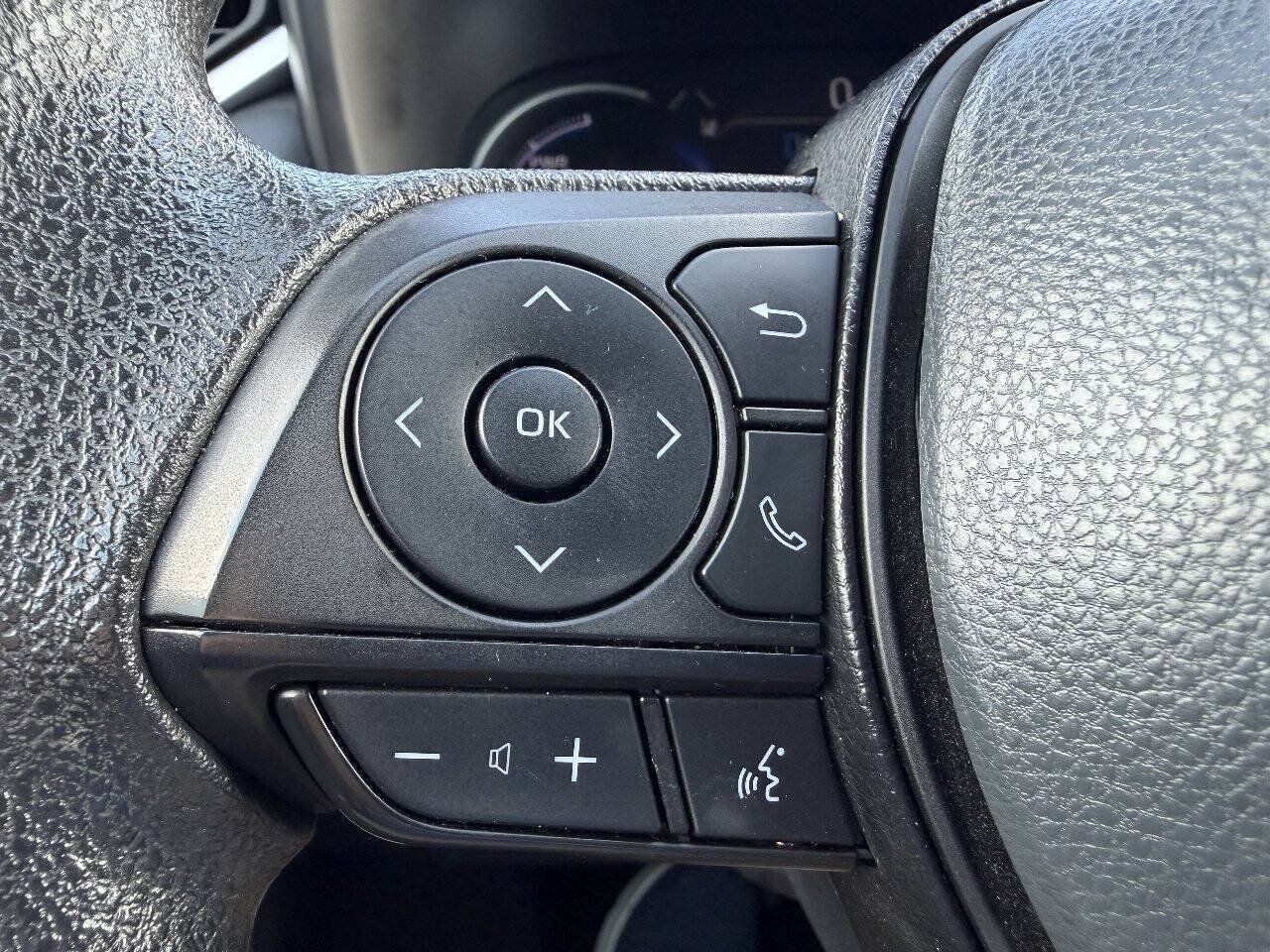 Used 2024 Toyota RAV4 LE AWD/4WD image 15