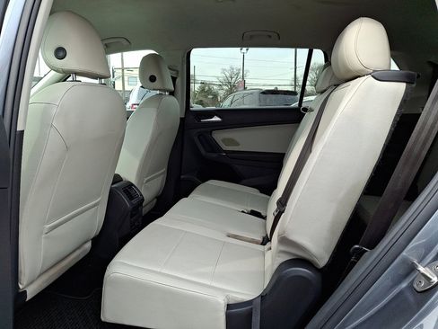 Used 2018 Volkswagen Tiguan SE w/ Front Fog Lights Package image 14