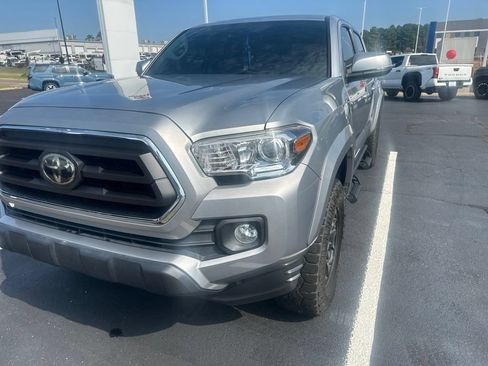 Used 2021 Toyota Tacoma SR5 w/ Technology Package AWD/4WD image 3