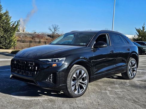 New 2025 Audi Q8 Premium image 3