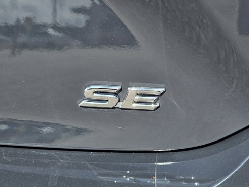 Used 2025 Toyota Camry SE w/ Convenience Package FWD image 10