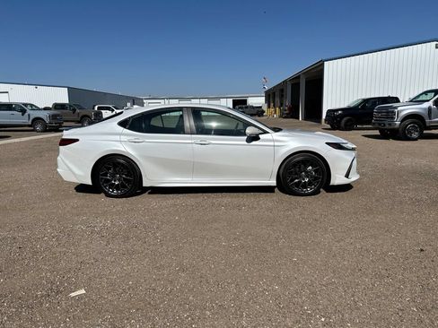 Used 2025 Toyota Camry XSE FWD image 7