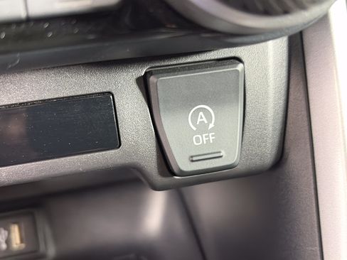 Used 2025 Toyota RAV4 LE AWD/4WD image 21