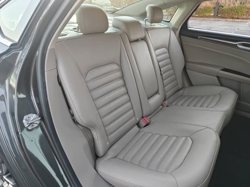 Used 2019 Ford Fusion SEL image 16