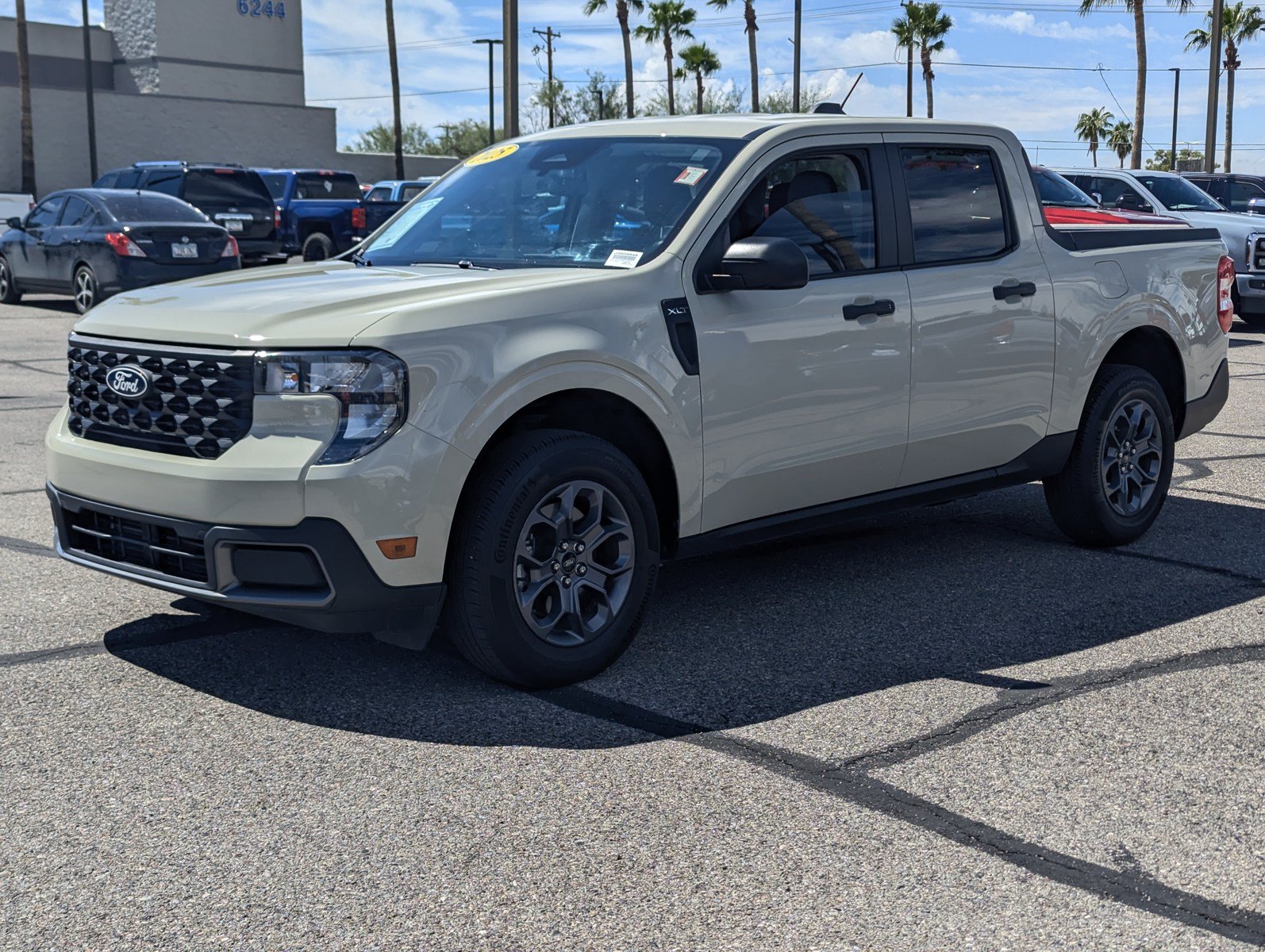 Certified 2025 Ford Maverick XLT w/ Equipment Group 302A AWD/4WD image 5
