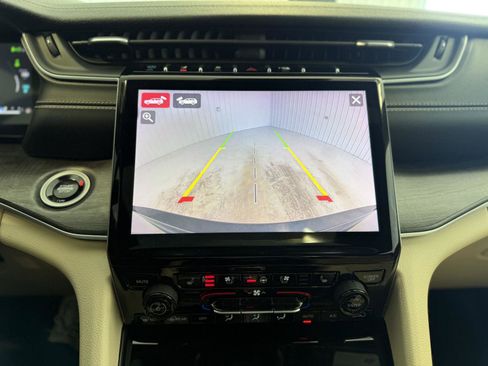 Used 2024 Jeep Grand Cherokee Limited 4xe w/ Luxury Tech Group II image 21