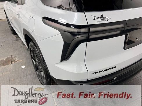 New 2026 Chevrolet Traverse RS w/ LPO, Floor Liner Package FWD image 13