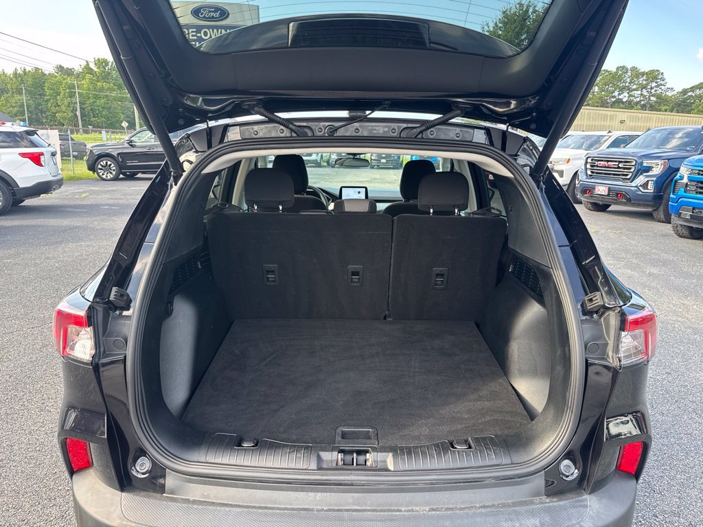 Used 2022 Ford Escape SE w/ Convenience Package FWD image 32