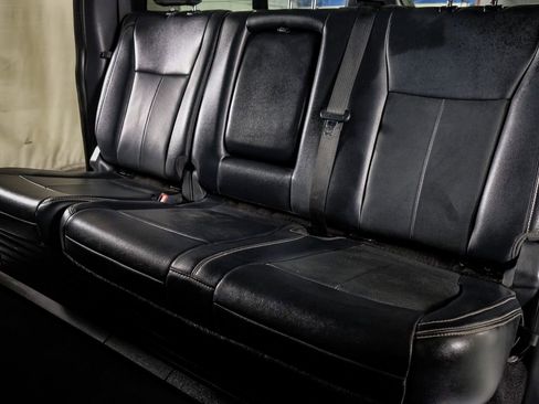 Used 2022 Ford F250 Lariat w/ Black Appearance Package image 32