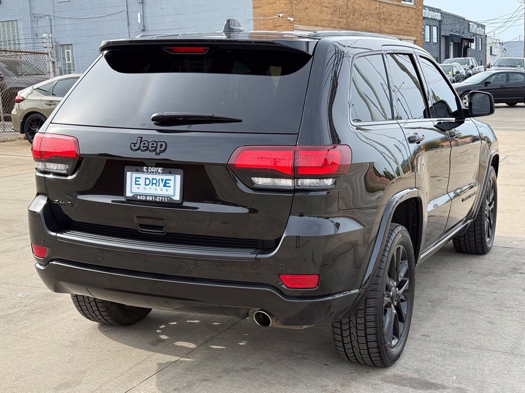 Used 2020 Jeep Grand Cherokee Altitude AWD/4WD image 7