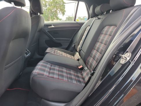 Used 2021 Volkswagen Golf 4-Door FWD image 9